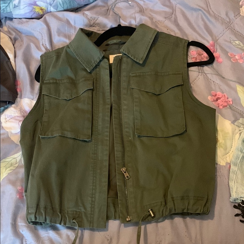 Olive Green Sleeveless Utility Vest size XS